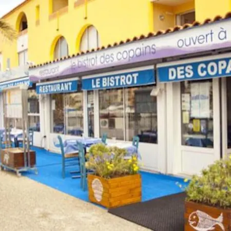 Superbe , Parking Securise Leucate
